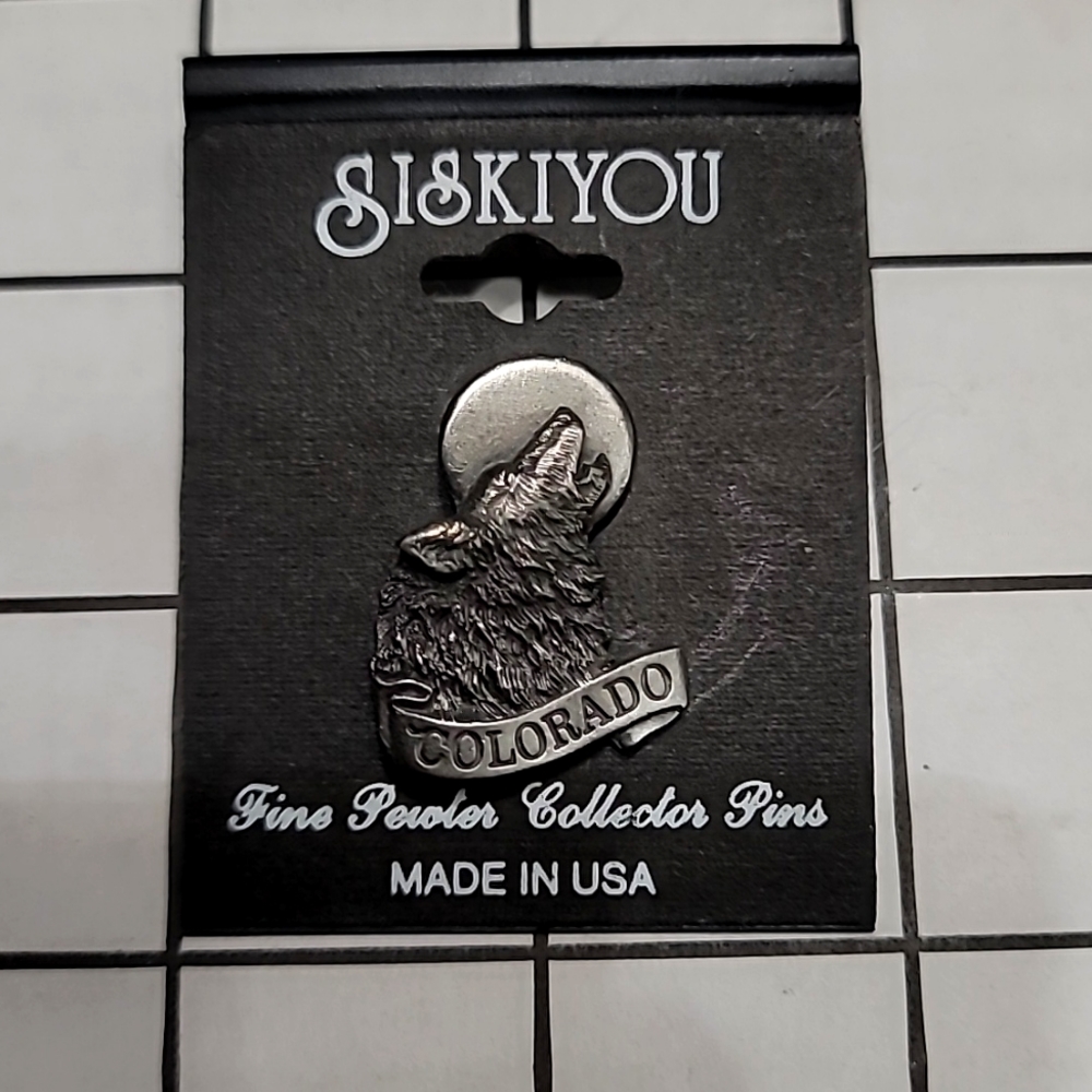 Siskiyou Pewter‎ Colorado Howling Wolf - New on Hang Card